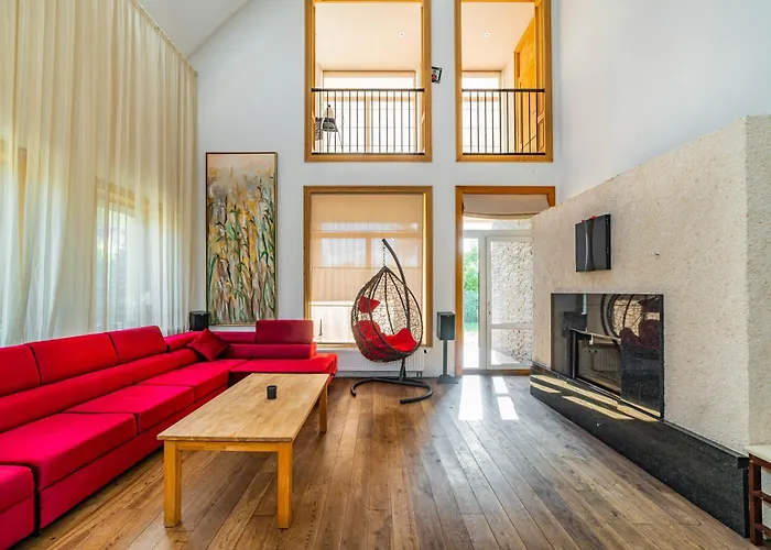 Amber Villa